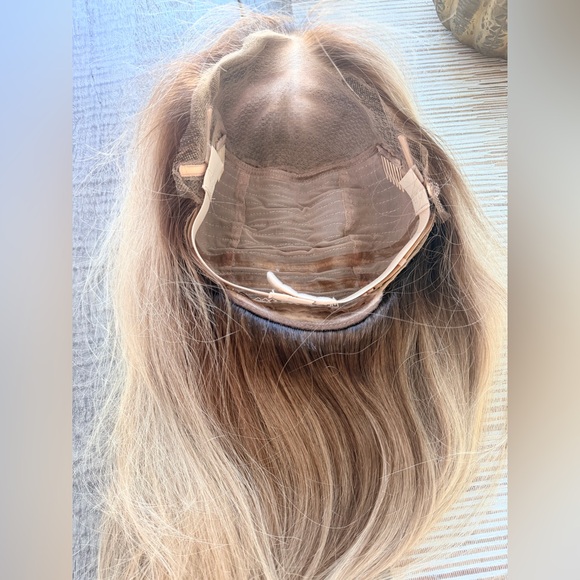 Hairalicious Extra Thin Hairline Khloe Kardashian Balayage Neutral Rooted Blonde - Picture 11 of 17